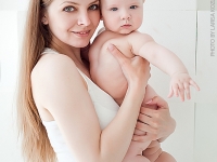 Семейная фотосессия, фото в студии, мама и малыш, мама и сын в студии фото